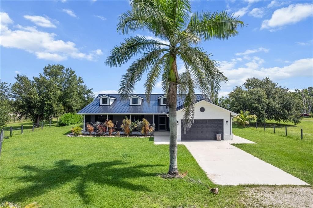 3275 Sand RD CAPE CORAL, FL 33993