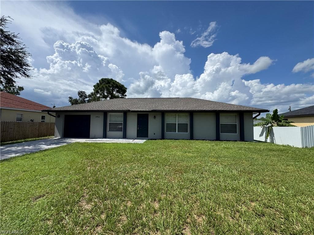 2912 11th ST W LEHIGH ACRES, FL 33971
