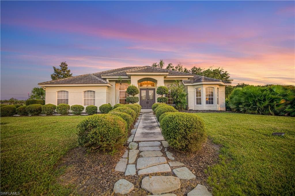 1480 Peach PL NAPLES, FL 34117