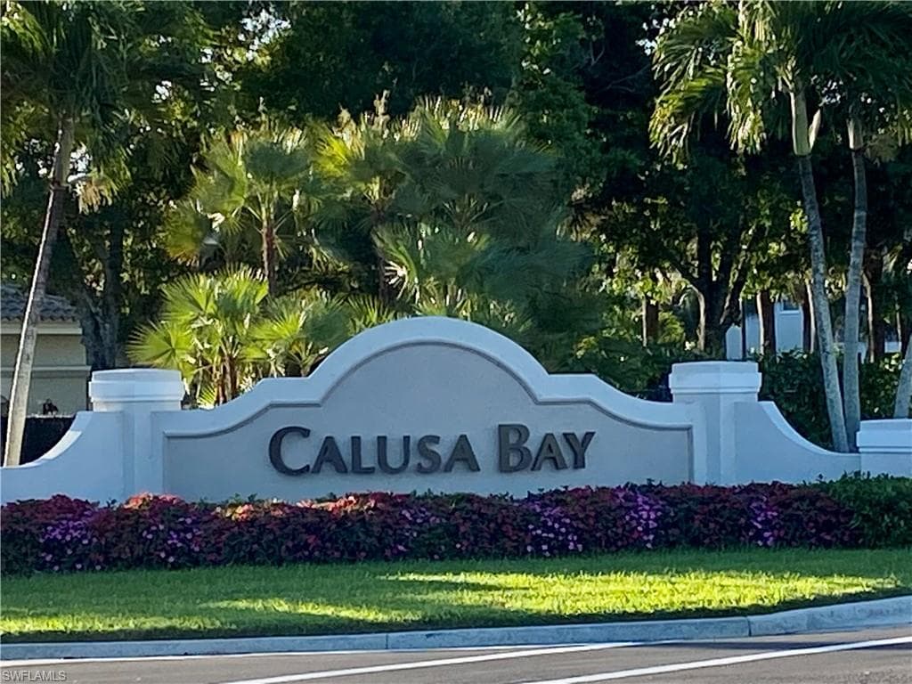 6914 Satinleaf RD N 102 NAPLES, FL 34109