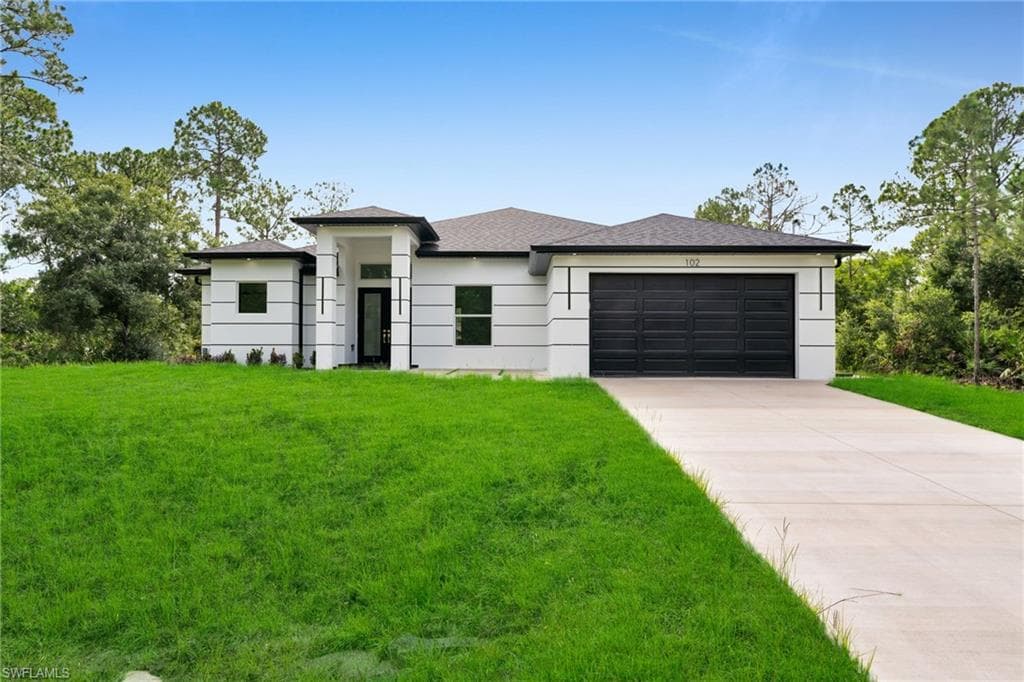 102 Grant AVE LEHIGH ACRES, FL 33936