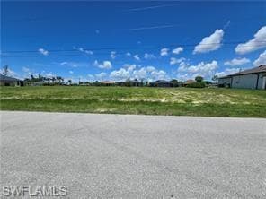915 SW 28TH TER CAPE CORAL, FL 33914