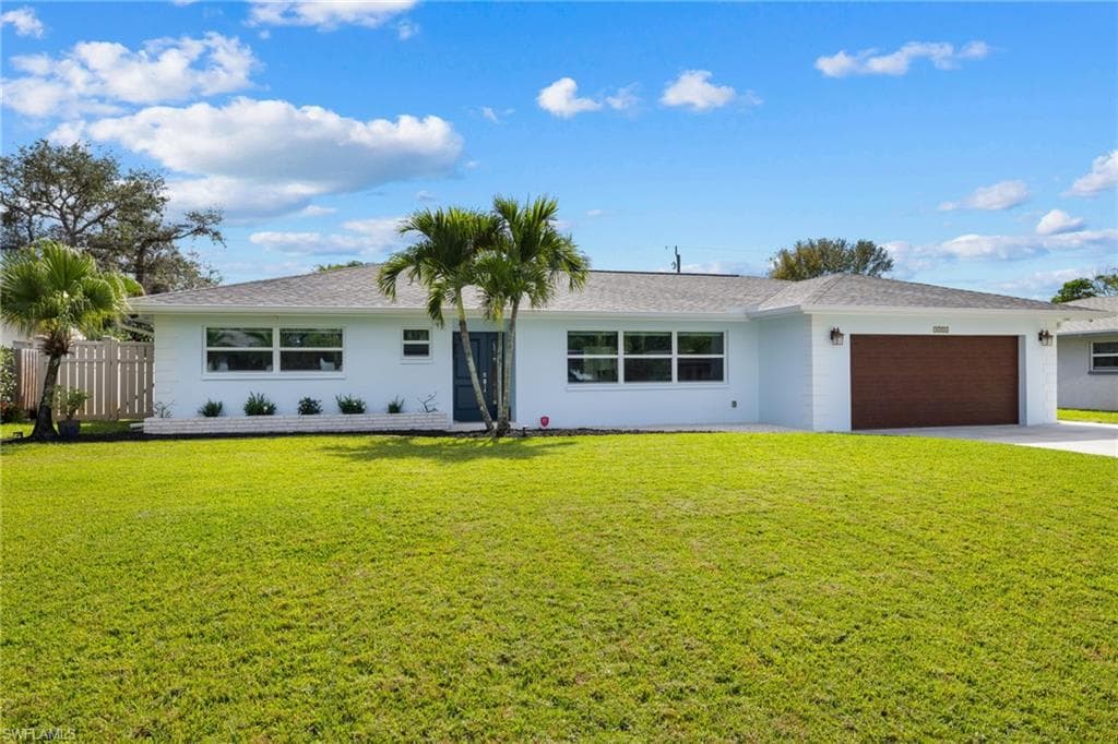 1252 Pompei LN NAPLES, FL 34103