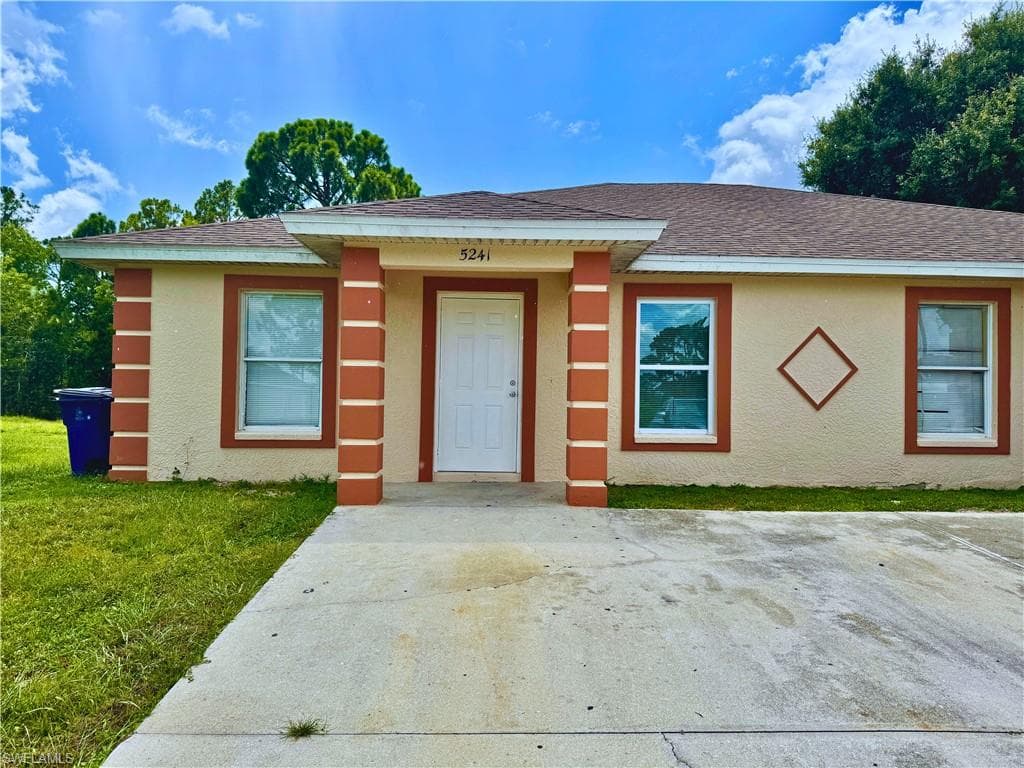 5241 28th ST SW LEHIGH ACRES, FL 33973