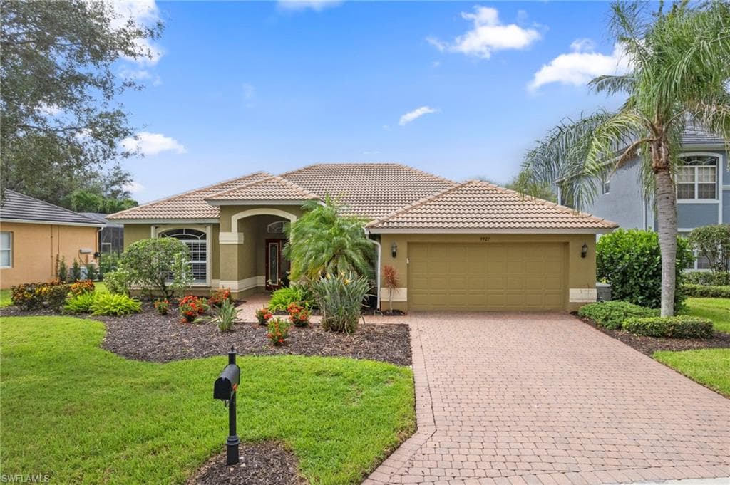 9921 Rookery CIR ESTERO, FL 33928