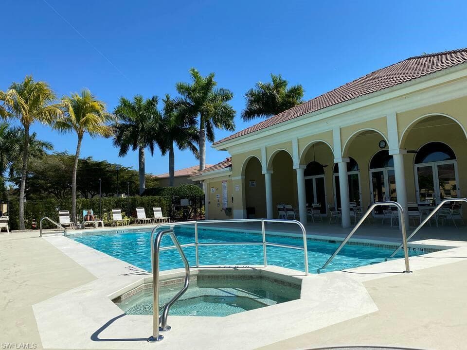4236 Bellasol CIR 1023 FORT MYERS, FL 33916