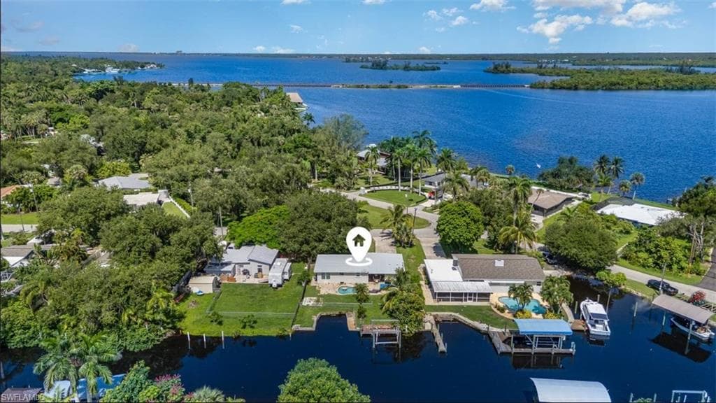 203 Kingston DR FORT MYERS, FL 33905
