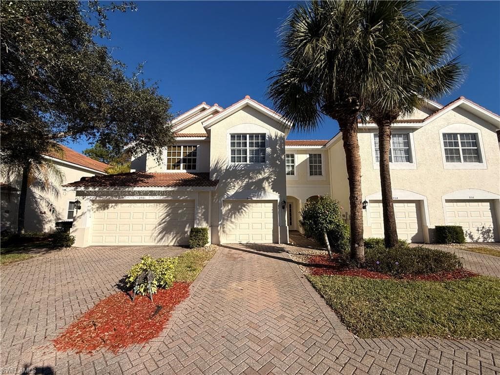 860 Hampton CIR 165 NAPLES, FL 34105