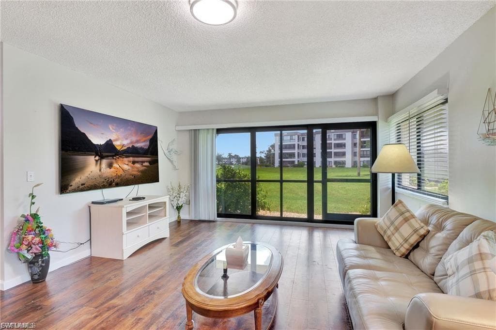7406 Lake Breeze DR 119 FORT MYERS, FL 33907