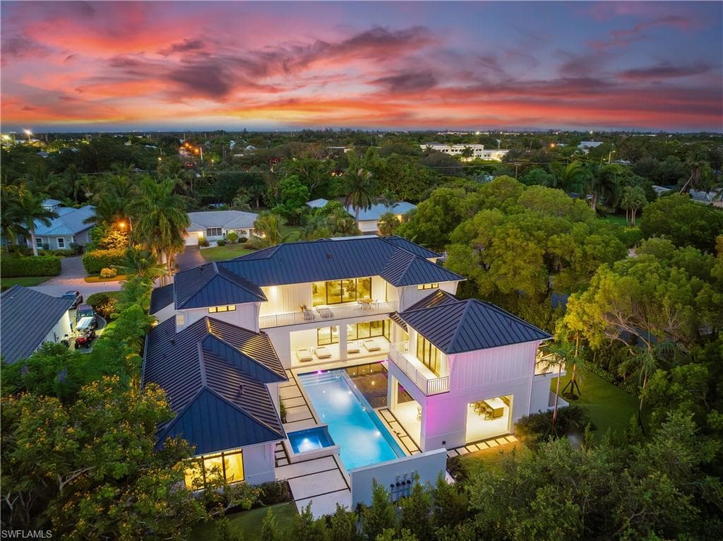 1405 Mandarin RD NAPLES, FL 34102