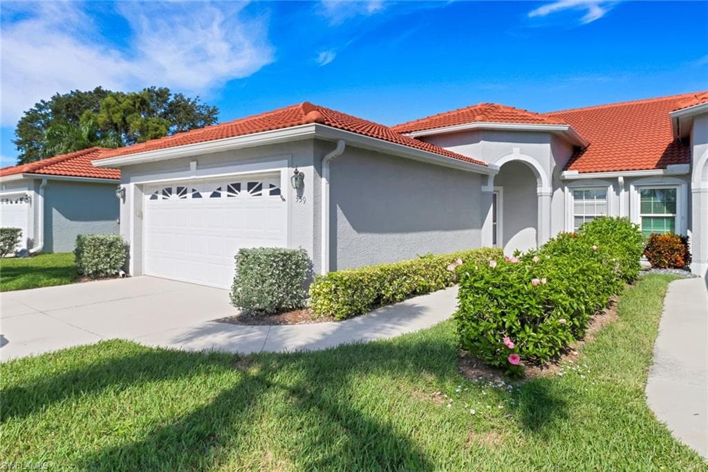 359 Melrose PL 16 NAPLES, FL 34104