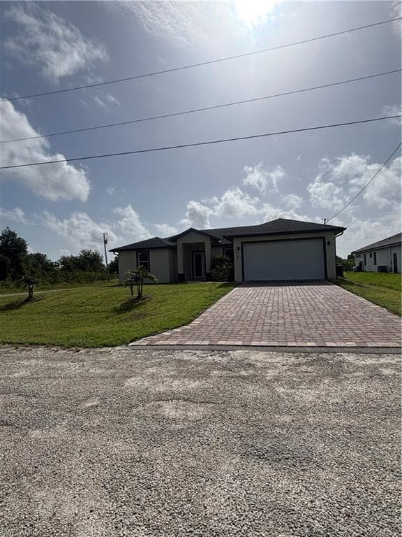 104 Olive CIR LEHIGH ACRES, FL 33971