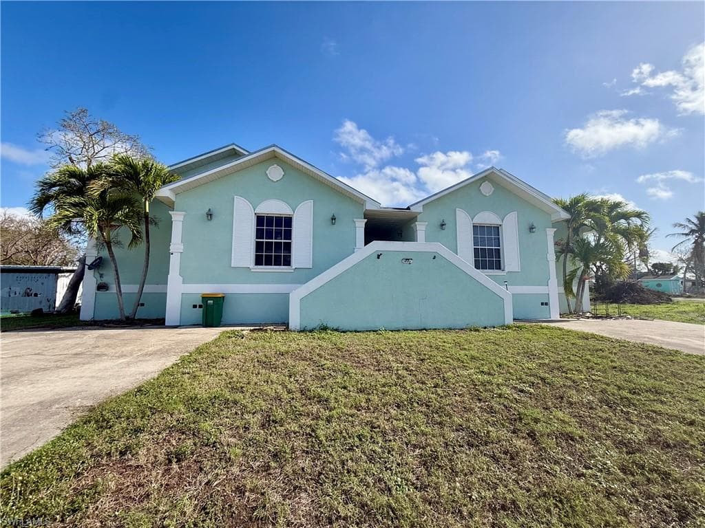 1227 Mangrove LN CHOKOLOSKEE, FL 34138
