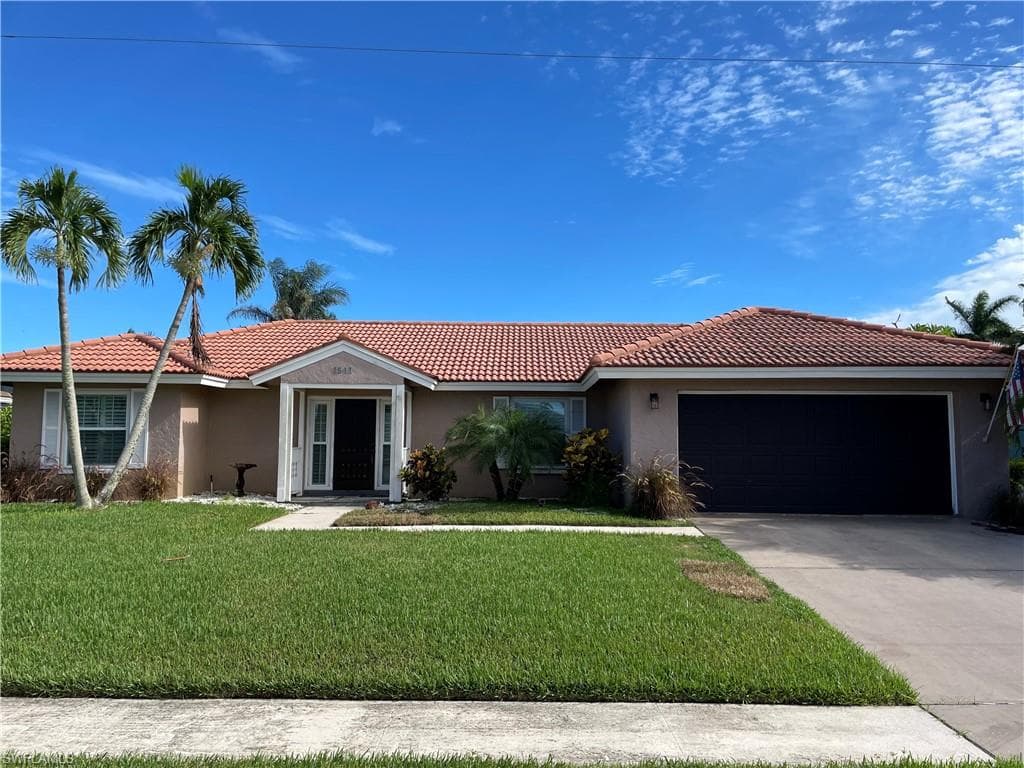 1541 Honeysuckle AVE MARCO ISLAND, FL 34145