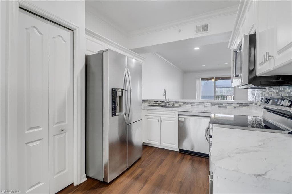 8550 Kingbird LOOP 625 ESTERO, FL 33967