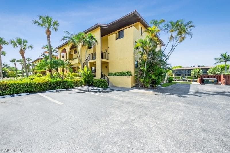 1400 Blue Point AVE 207 NAPLES, FL 34102