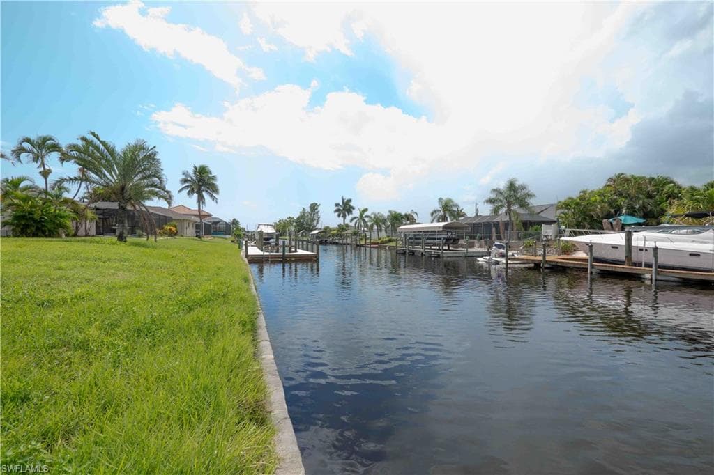 1921 SE 26th TER CAPE CORAL, FL 33904
