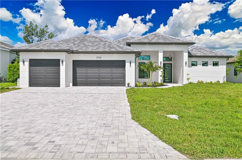 2720 SW 17th AVE CAPE CORAL, FL 33914