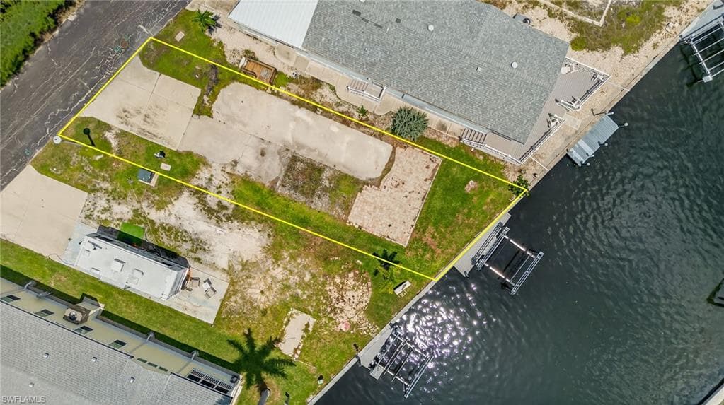 8 Galleon WAY FORT MYERS BEACH, FL 33931