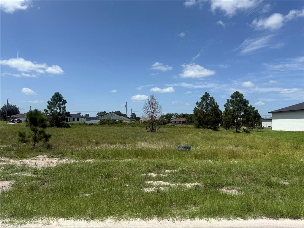 2812 19th ST SW LEHIGH ACRES, FL 33976