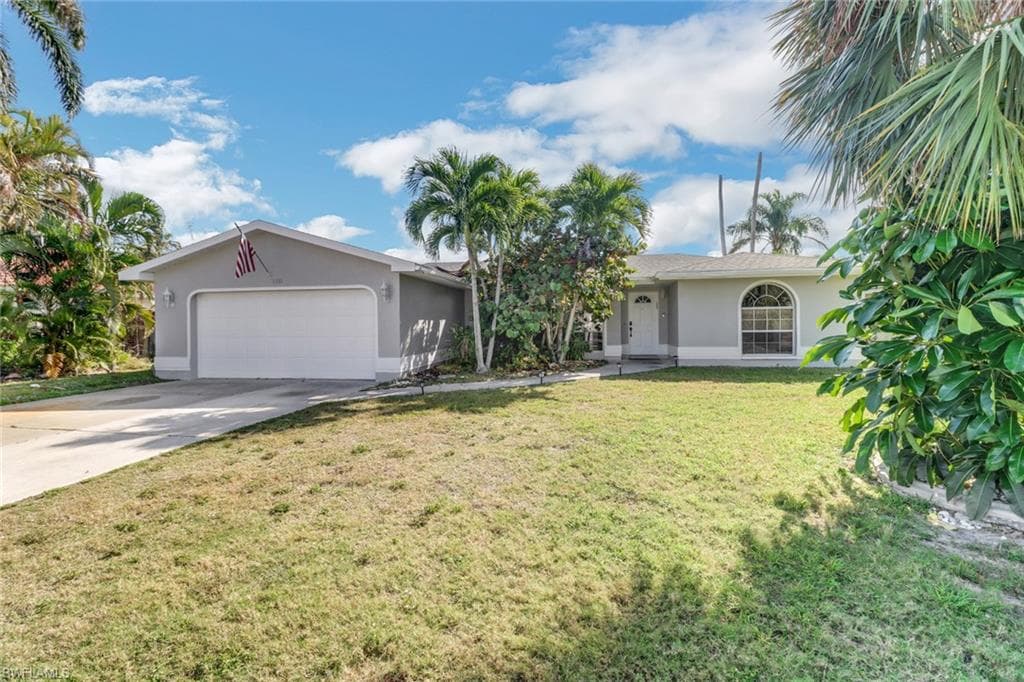 5333 Malaluka CT CAPE CORAL, FL 33904