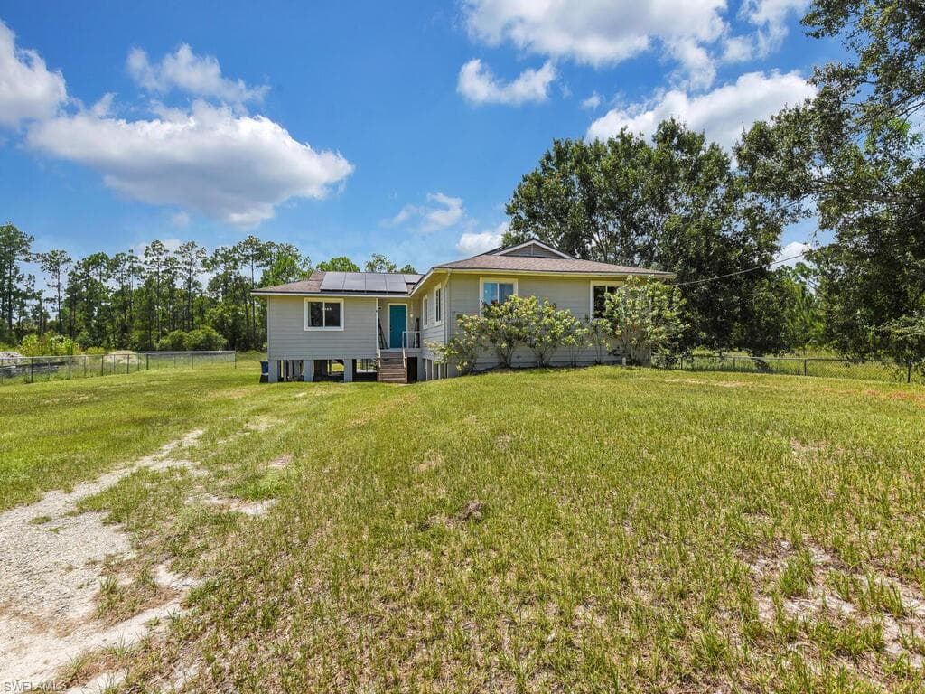 813 Fitch AVE LEHIGH ACRES, FL 33972