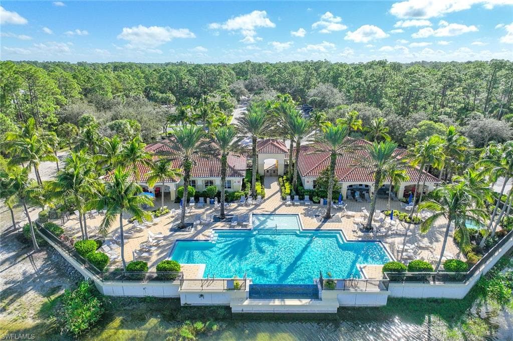 1786 Tarpon Bay DR S 102 NAPLES, FL 34119
