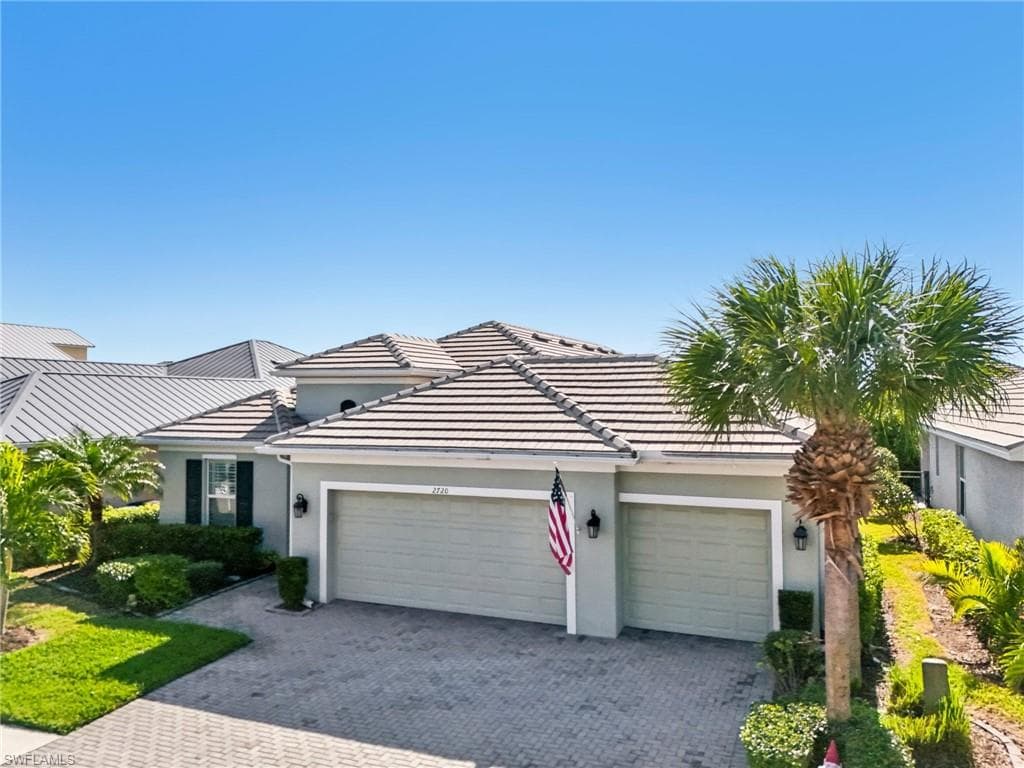 2720 Lambay CT CAPE CORAL, FL 33991