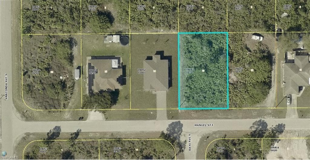 713 Manuel ST E LEHIGH ACRES, FL 33974