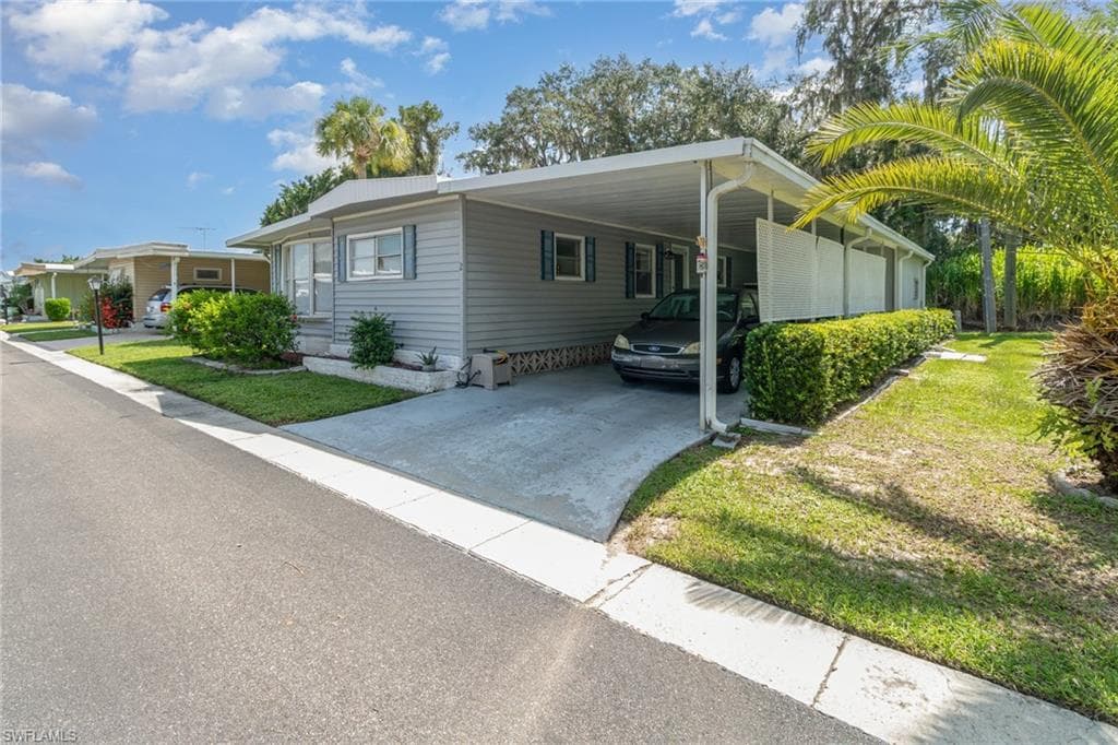 2 Ashe ST ALVA, FL 33920