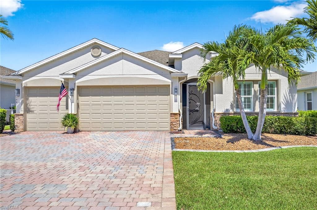 3090 Amadora CIR CAPE CORAL, FL 33909