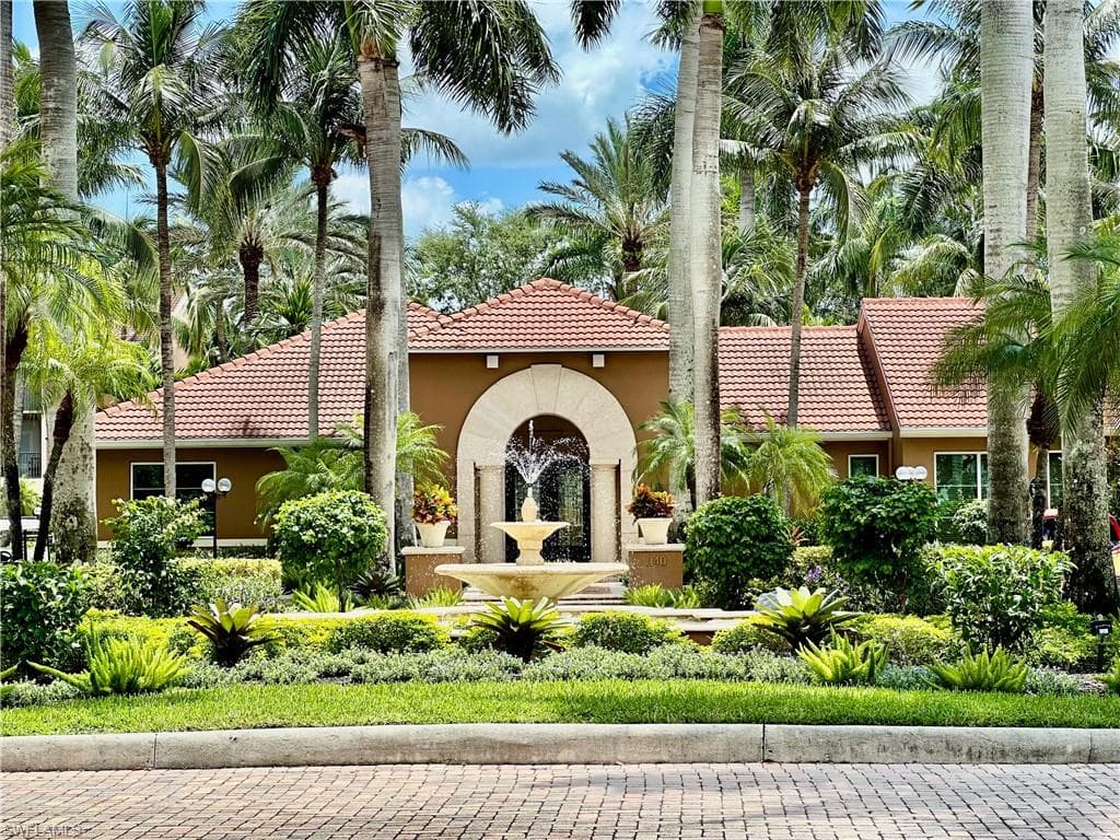 1115 Reserve CT 2 NAPLES, FL 34105