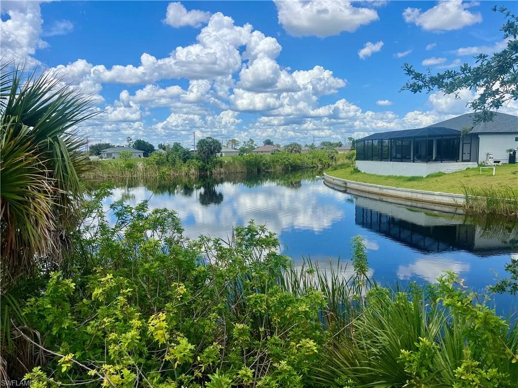 203 NW 19th PL CAPE CORAL, FL 33993