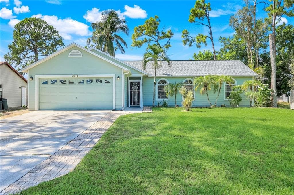 7576 Captiva BLVD FORT MYERS, FL 33967