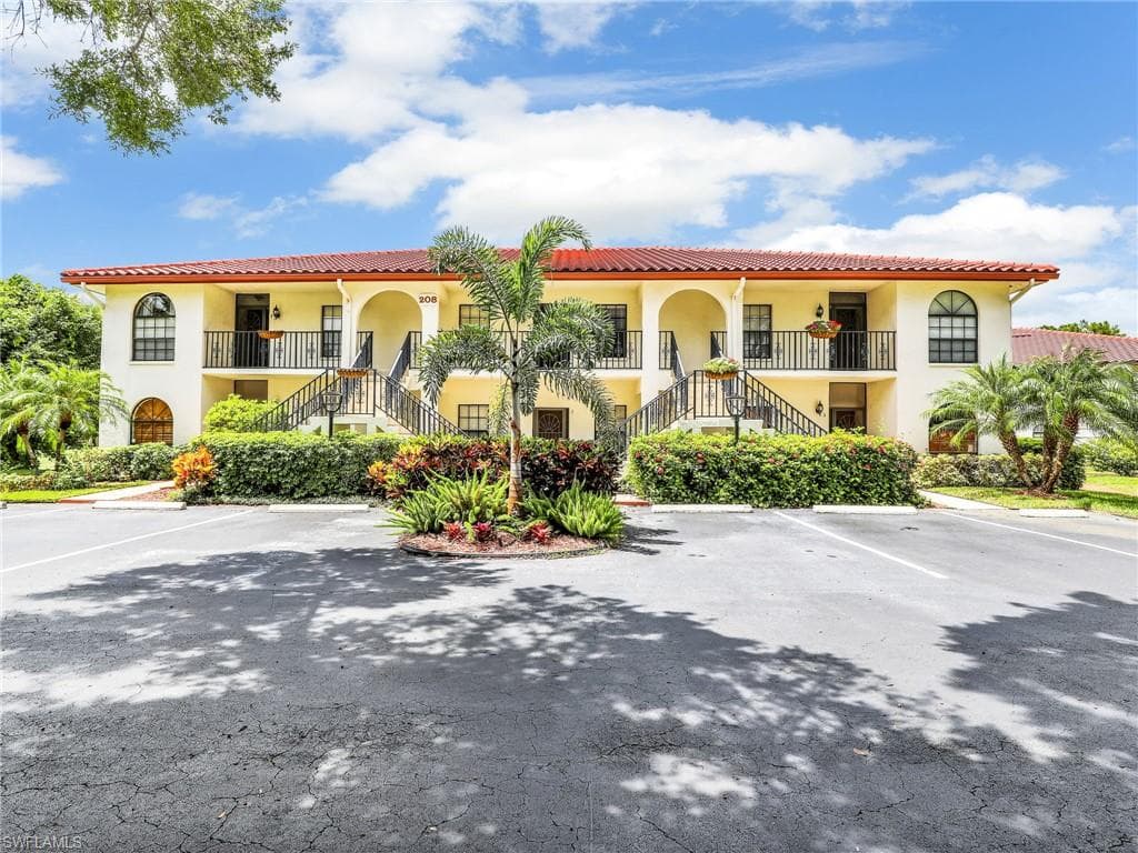 208 Deerwood CIR 5 NAPLES, FL 34113