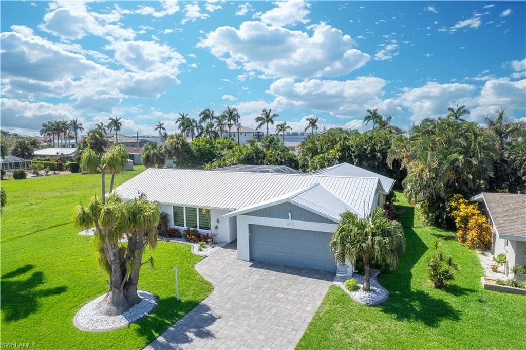 422 Coral DR CAPE CORAL, FL 33904