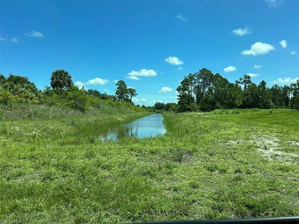 528 Brue AVE S LEHIGH ACRES, FL 33974
