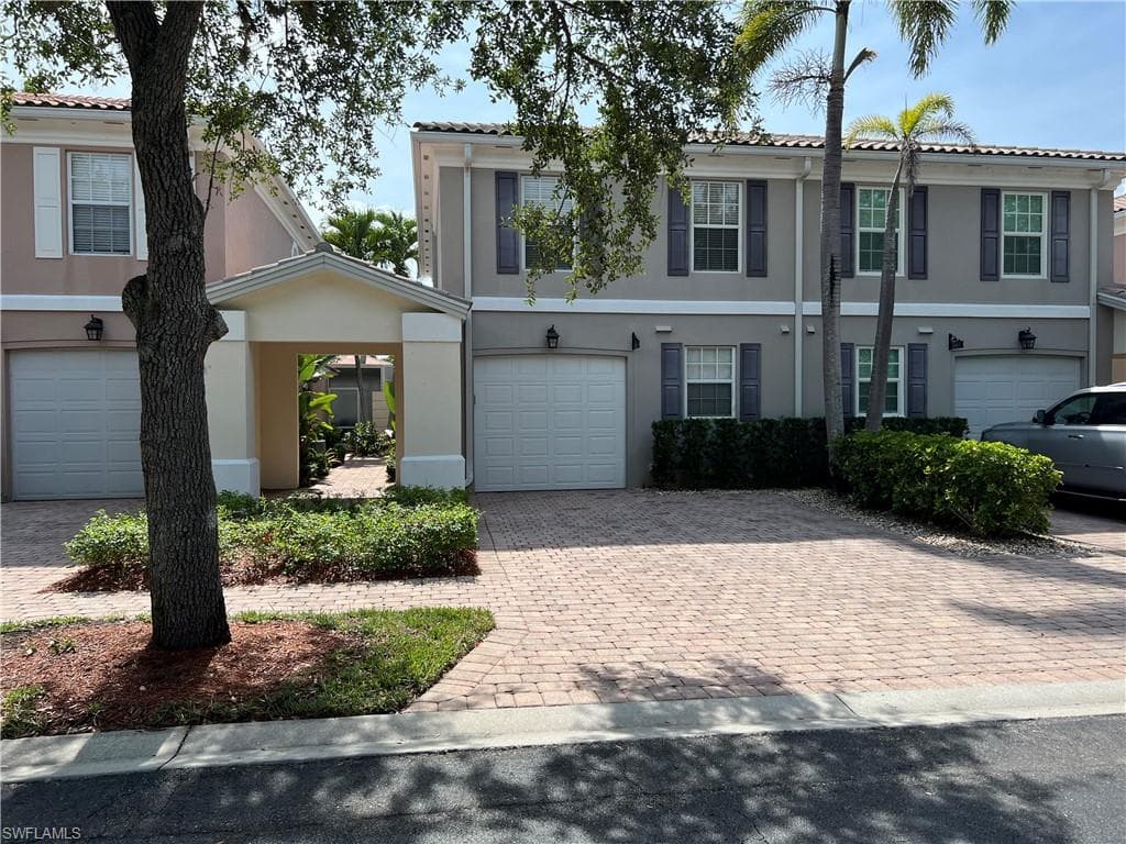 5565 Cove CIR 75 NAPLES, FL 34119