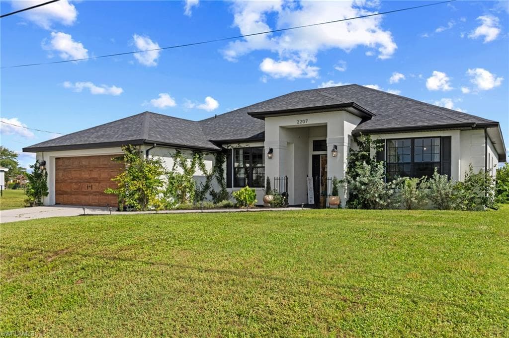 2207 NE 34th TER CAPE CORAL, FL 33909