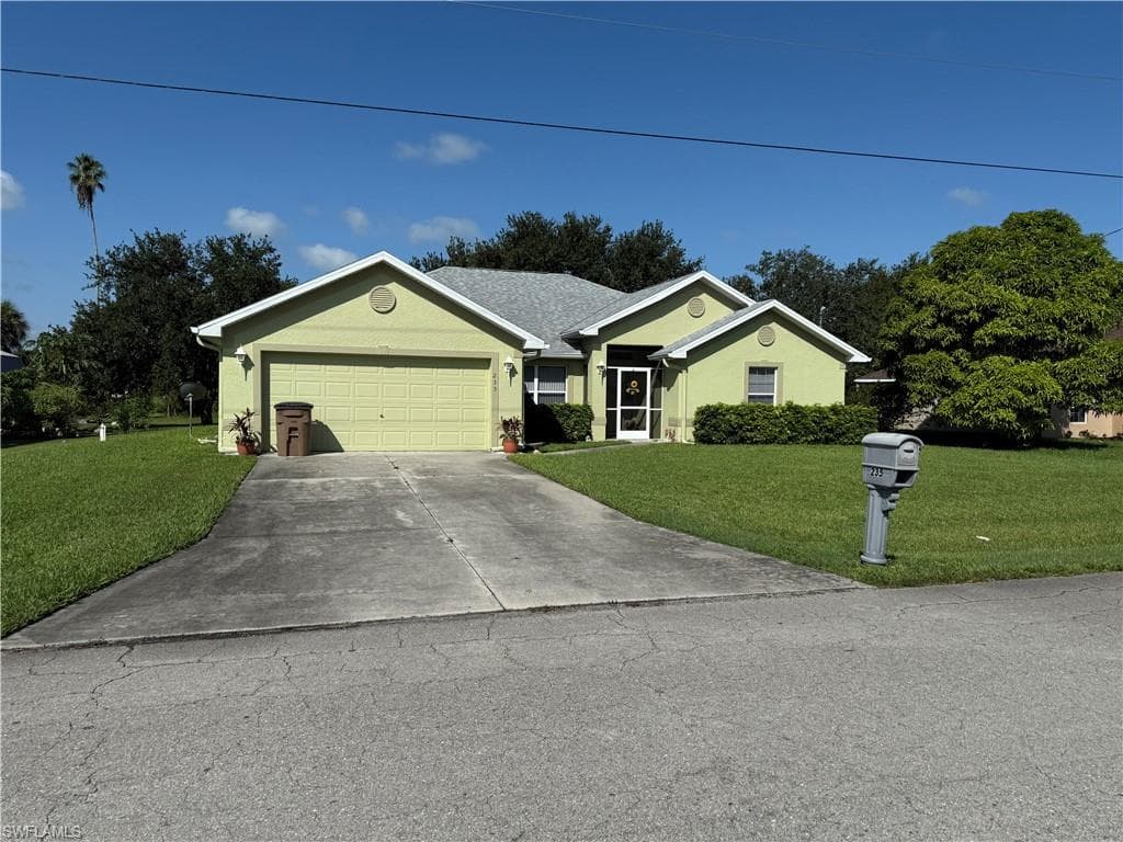 235 David AVE LEHIGH ACRES, FL 33936