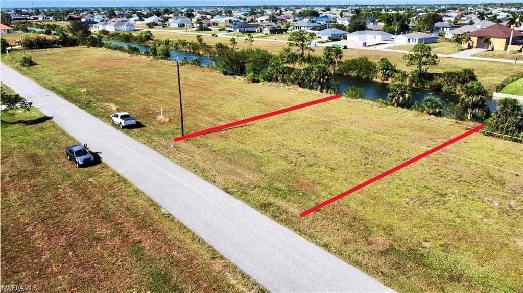 323 NE 25th ST CAPE CORAL, FL 33909