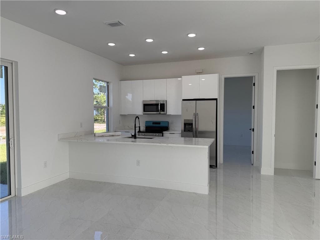 1017 Rush AVE LEHIGH ACRES, FL 33972