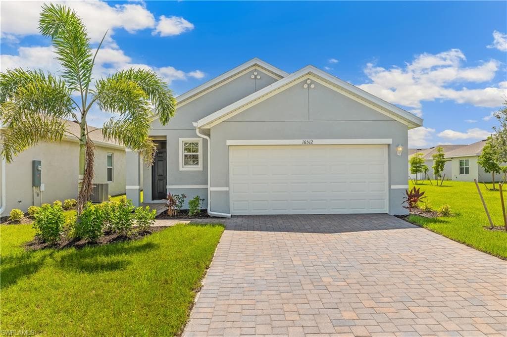 11108 SUNSET PRESERVE DR LEHIGH ACRES, FL 33971