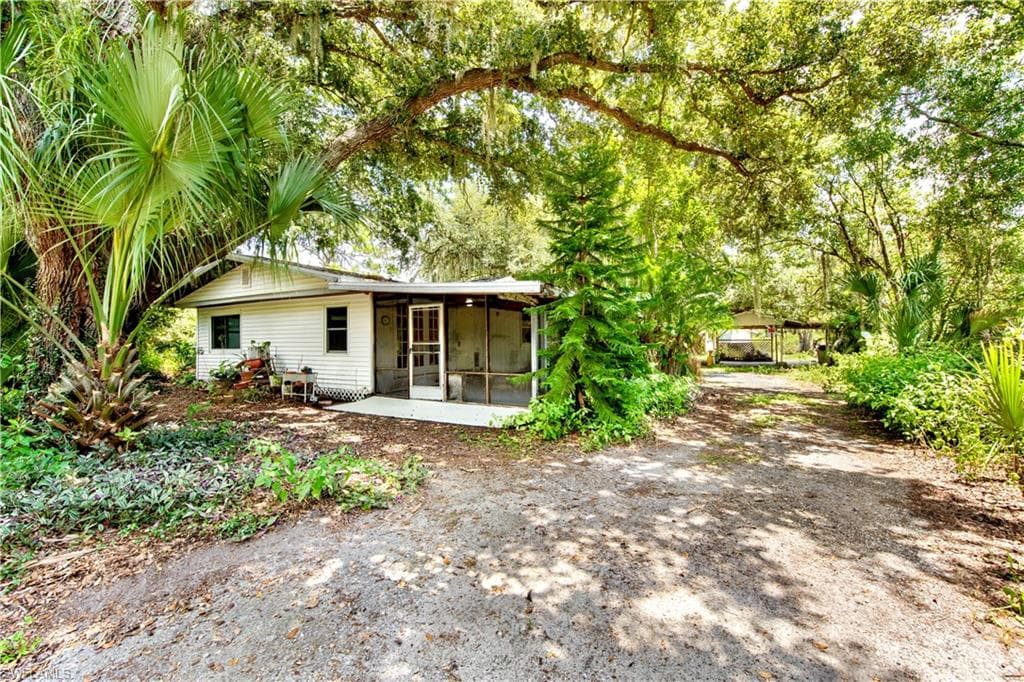 1711 Linwood AVE ALVA, FL 33920