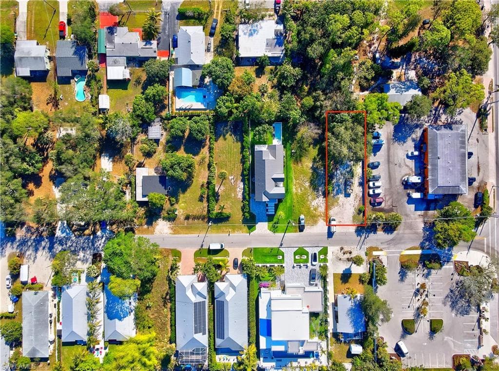 2960 Coco AVE NAPLES, FL 34112