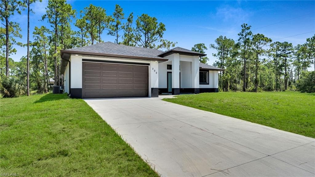 300 W 11th ST LEHIGH ACRES, FL 33972