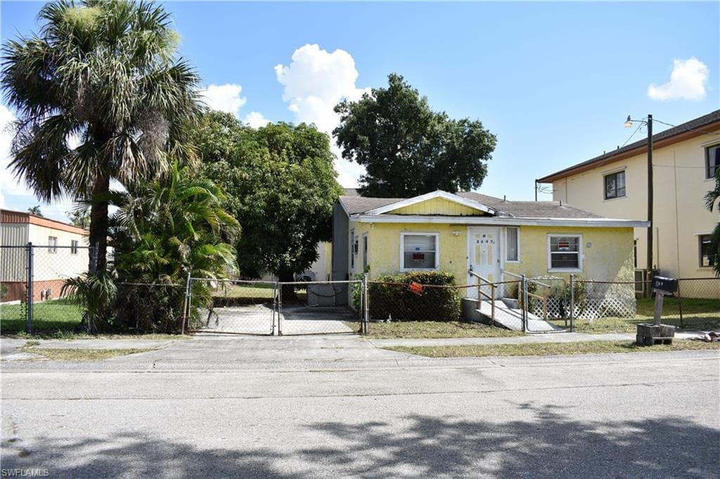 2849 Price AVE FORT MYERS, FL 33916