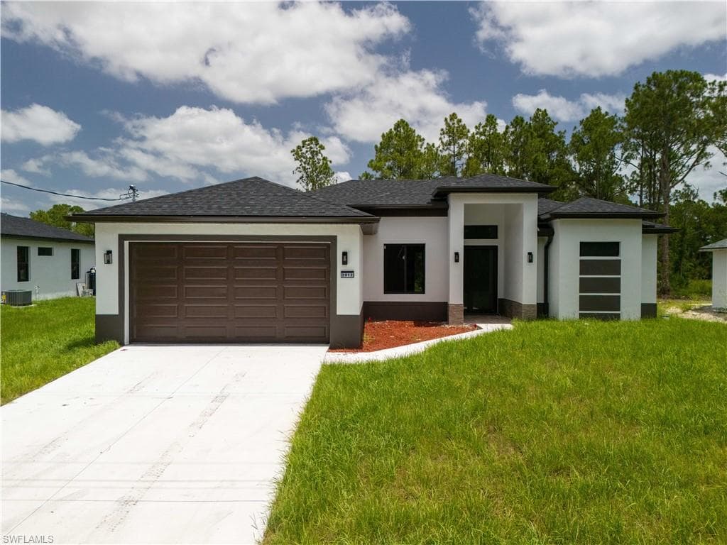 2812 39th ST W LEHIGH ACRES, FL 33971