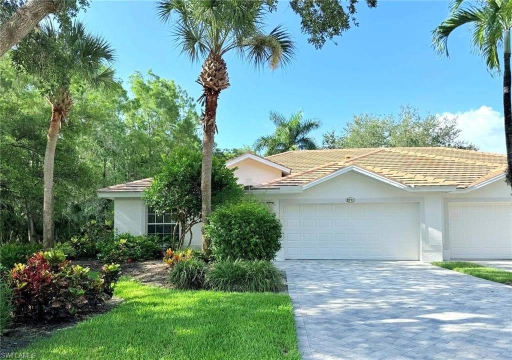 8731 Naples Heritage DR D30 NAPLES, FL 34112