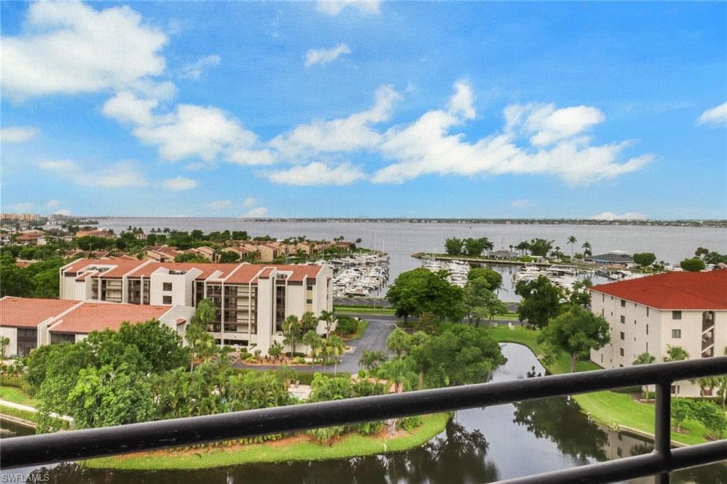 5260 S Landings DR 1005 FORT MYERS, FL 33919
